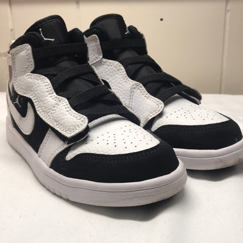 Nike Air Jordan 1 retro kids size 12C NEW
